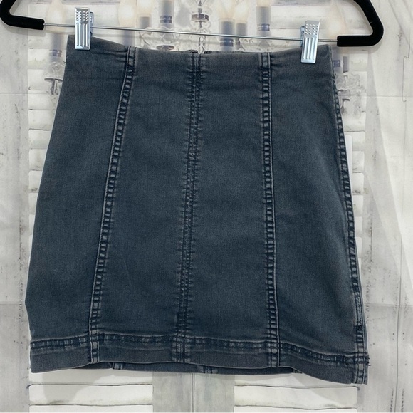 Free People Size 0 Gray Blue Denim Mini Stretch Skirt Zip Back Westminster NEW - Picture 5 of 11